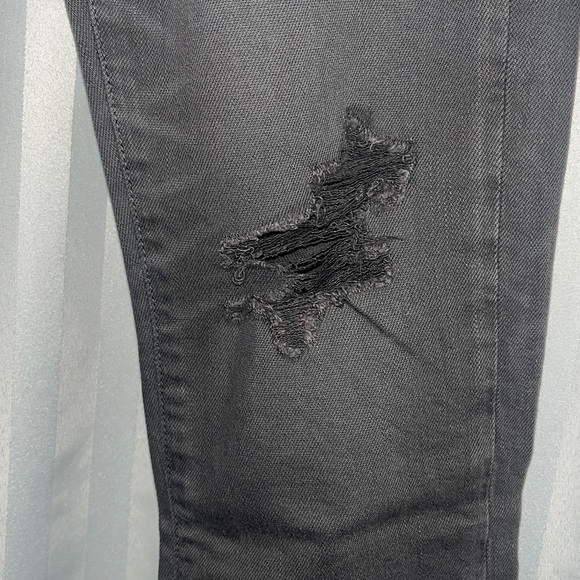 Aeropostale Men’s Charcoal Distressed Skinny Style Jeans - Picture 3 of 8